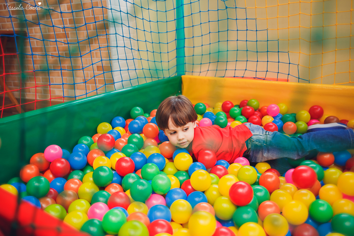 festa no tema caminhão, fotos de aniversário infantil em vitória es, tássila costa fotografia, mae de menino, mundo azul, festa de aniversário de 2 anos
