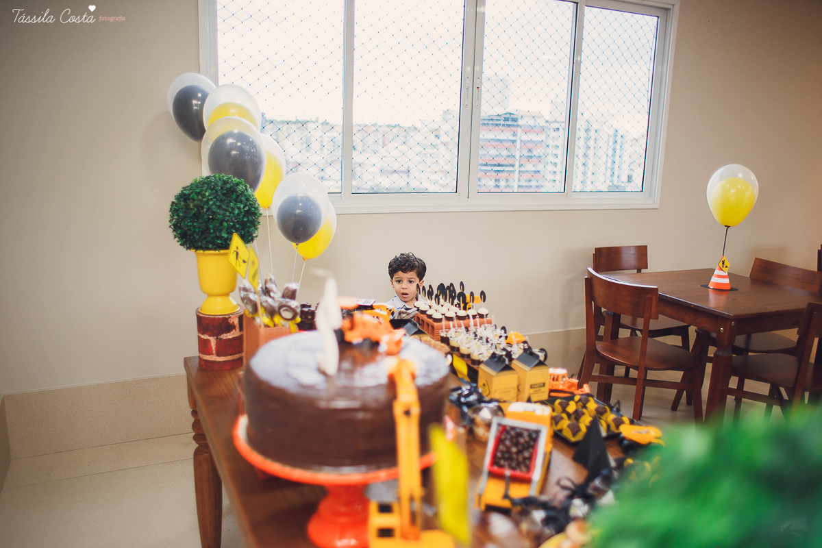 festa no tema caminhão, fotos de aniversário infantil em vitória es, tássila costa fotografia, mae de menino, mundo azul, festa de aniversário de 2 anos