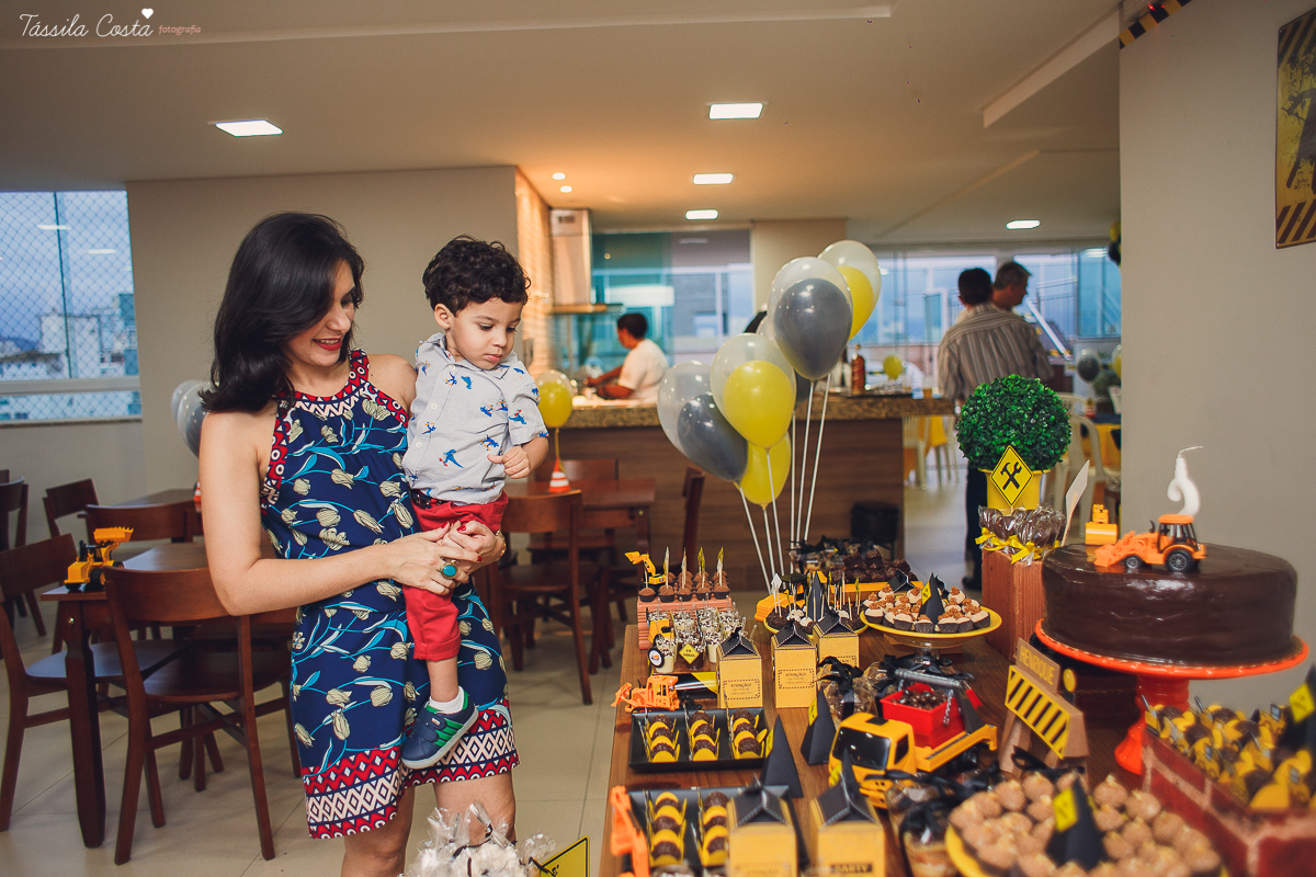festa no tema caminhão, fotos de aniversário infantil em vitória es, tássila costa fotografia, mae de menino, mundo azul, festa de aniversário de 2 anos