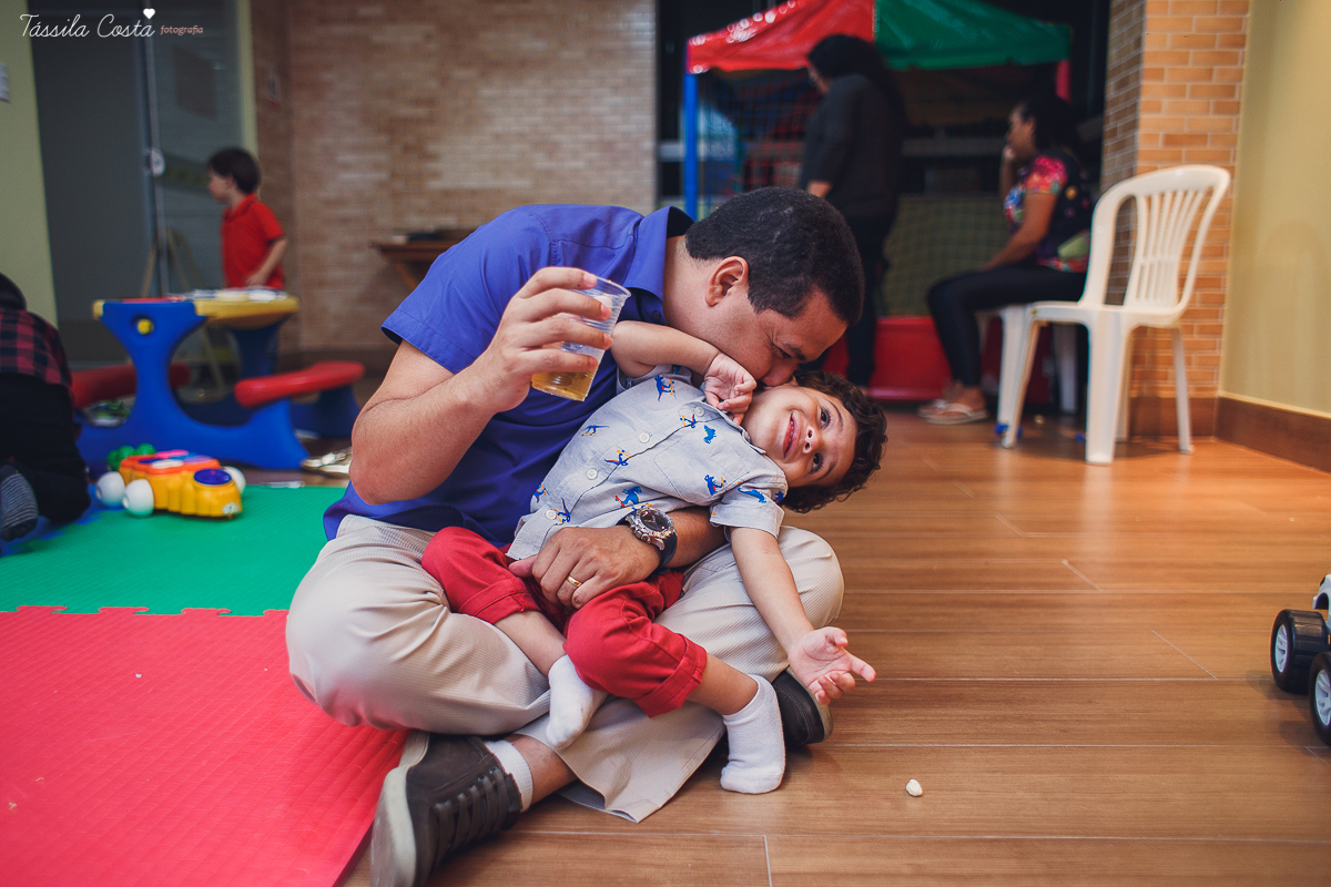festa no tema caminhão, fotos de aniversário infantil em vitória es, tássila costa fotografia, mae de menino, mundo azul, festa de aniversário de 2 anos