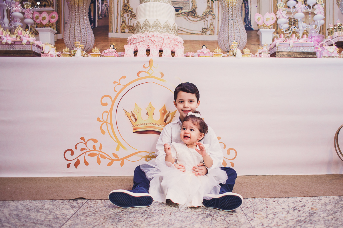 festa linda, princesa sofia, sofia 1 ano, tema castelo da Sofia, mãe de menino e menina, festa em vila Velha, Praia da costa, madrinha ama, mundo rosa, decoração rosa, decoração by Algodão Doce festas, cerimonial Lipe e Cia