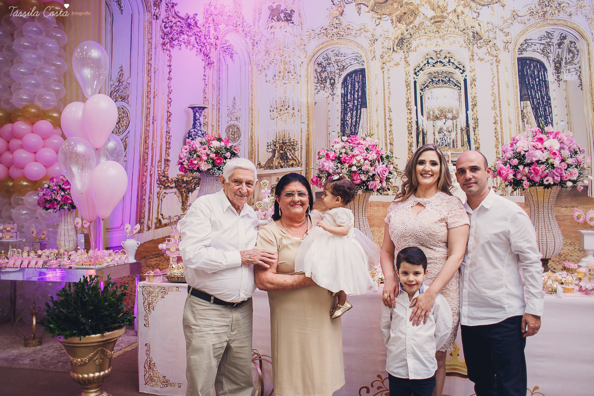 festa linda, princesa sofia, sofia 1 ano, tema castelo da Sofia, mãe de menino e menina, festa em vila Velha, Praia da costa, madrinha ama, mundo rosa, decoração rosa, decoração by Algodão Doce festas, cerimonial Lipe e Cia