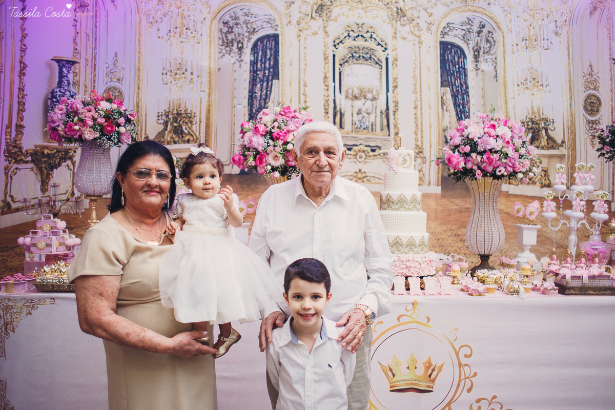 festa linda, princesa sofia, sofia 1 ano, tema castelo da Sofia, mãe de menino e menina, festa em vila Velha, Praia da costa, madrinha ama, mundo rosa, decoração rosa, decoração by Algodão Doce festas, cerimonial Lipe e Cia