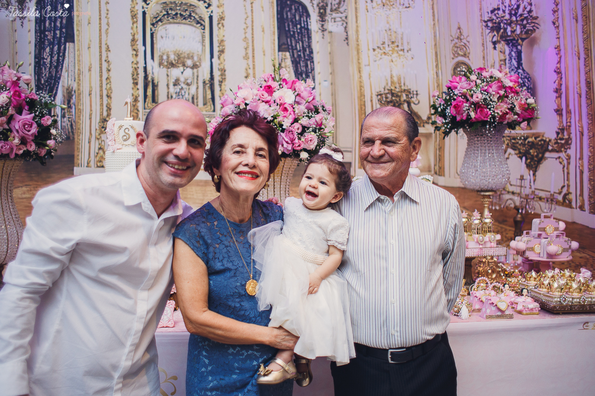 festa linda, princesa sofia, sofia 1 ano, tema castelo da Sofia, mãe de menino e menina, festa em vila Velha, Praia da costa, madrinha ama, mundo rosa, decoração rosa, decoração by Algodão Doce festas, cerimonial Lipe e Cia