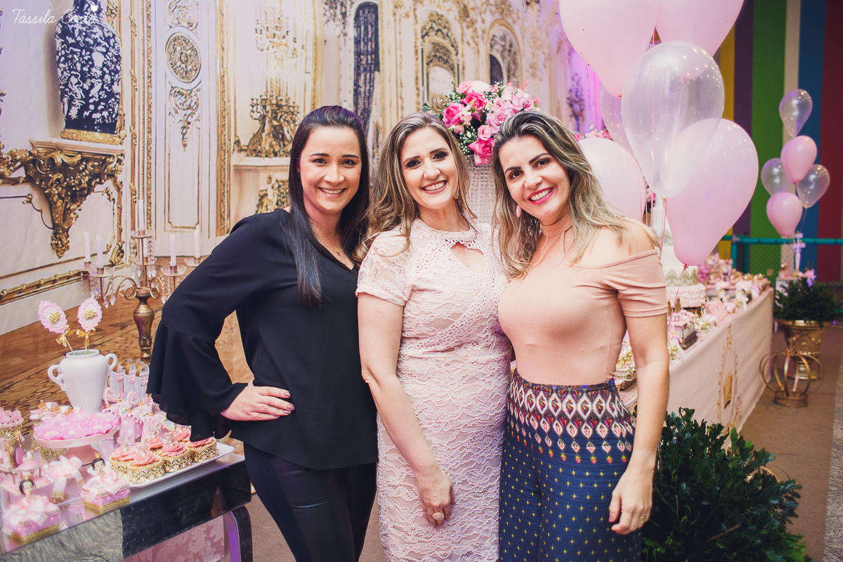 festa linda, princesa sofia, sofia 1 ano, tema castelo da Sofia, mãe de menino e menina, festa em vila Velha, Praia da costa, madrinha ama, mundo rosa, decoração rosa, decoração by Algodão Doce festas, cerimonial Lipe e Cia