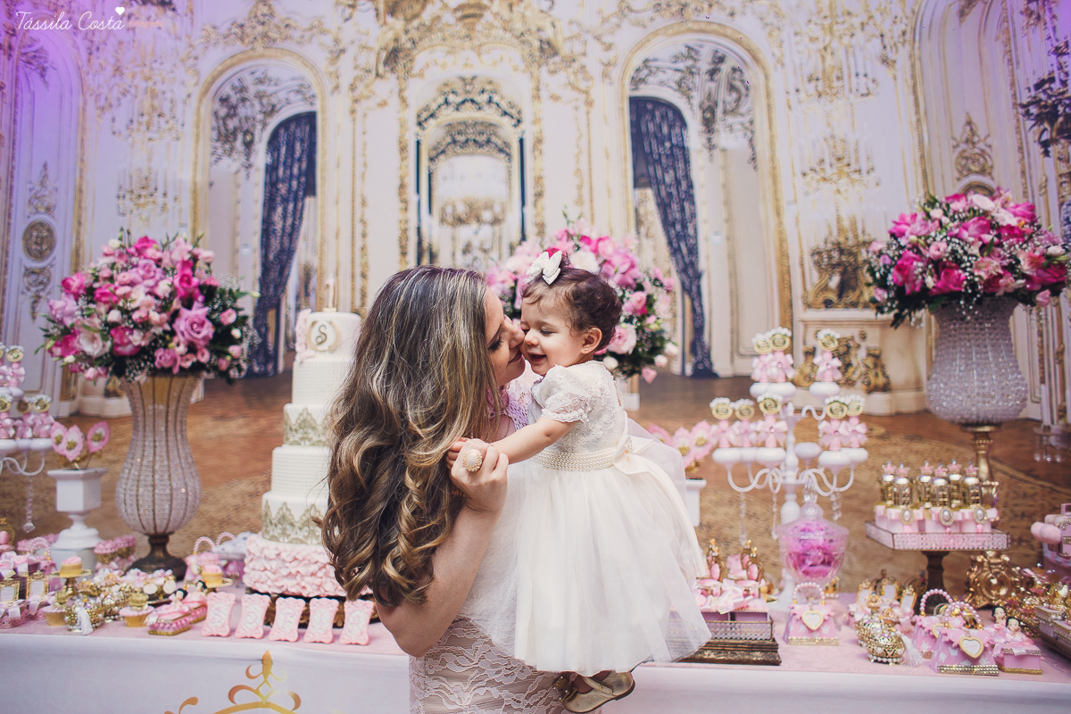 festa linda, princesa sofia, sofia 1 ano, tema castelo da Sofia, mãe de menino e menina, festa em vila Velha, Praia da costa, madrinha ama, mundo rosa, decoração rosa, decoração by Algodão Doce festas, cerimonial Lipe e Cia
