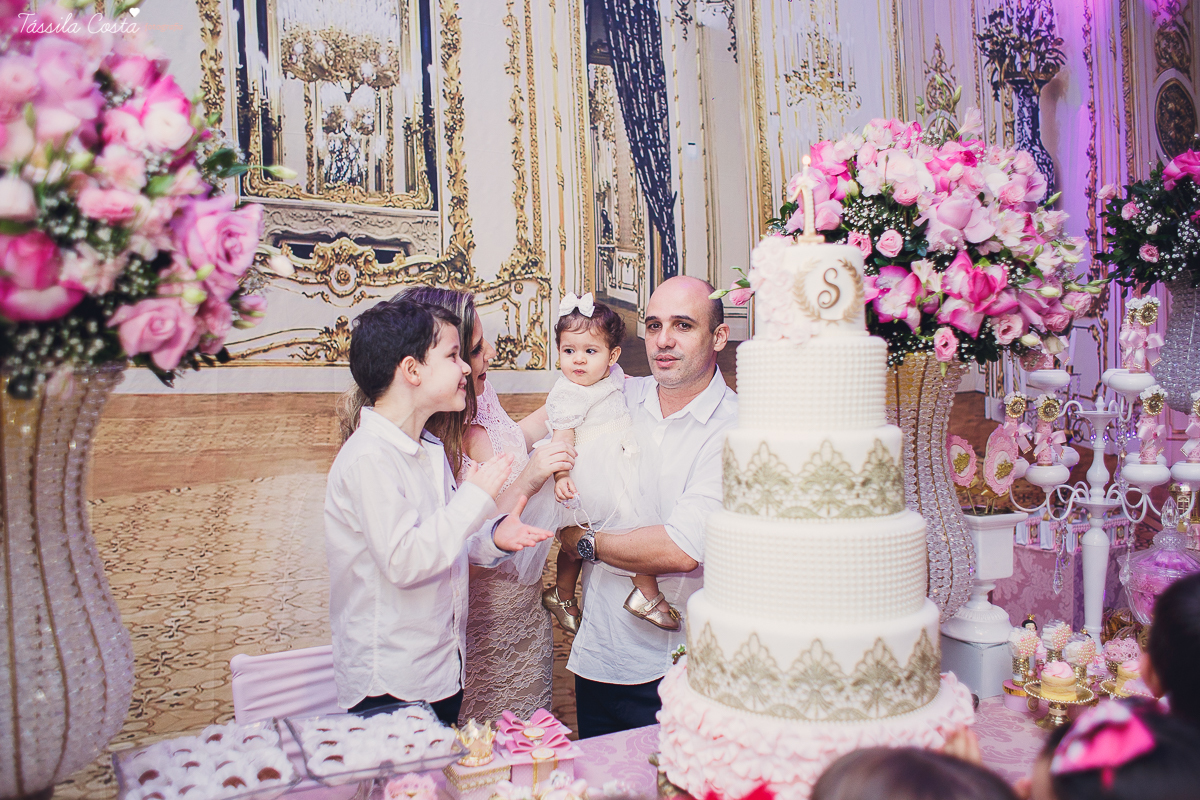 festa linda, princesa sofia, sofia 1 ano, tema castelo da Sofia, mãe de menino e menina, festa em vila Velha, Praia da costa, madrinha ama, mundo rosa, decoração rosa, decoração by Algodão Doce festas, cerimonial Lipe e Cia