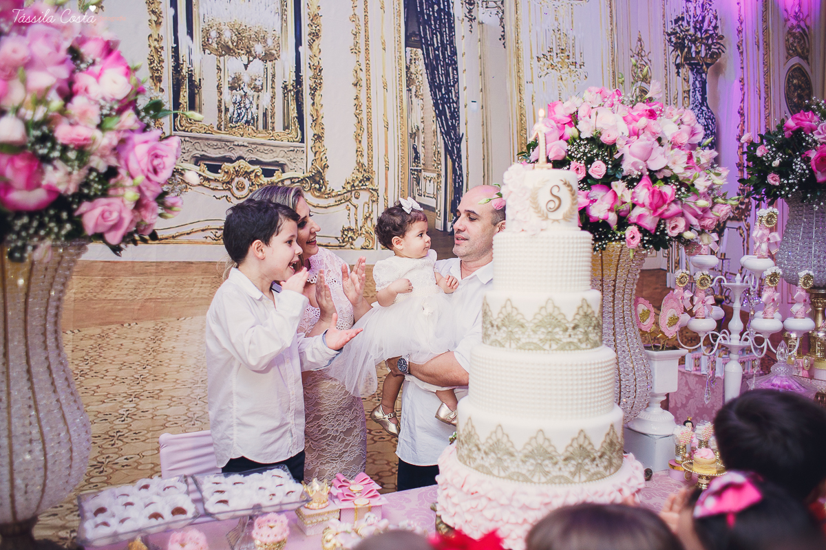 festa linda, princesa sofia, sofia 1 ano, tema castelo da Sofia, mãe de menino e menina, festa em vila Velha, Praia da costa, madrinha ama, mundo rosa, decoração rosa, decoração by Algodão Doce festas, cerimonial Lipe e Cia