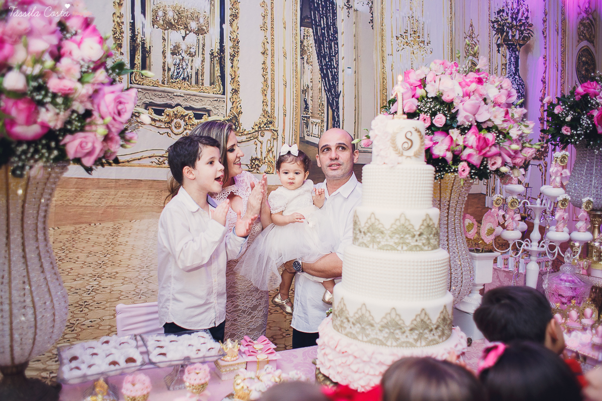 festa linda, princesa sofia, sofia 1 ano, tema castelo da Sofia, mãe de menino e menina, festa em vila Velha, Praia da costa, madrinha ama, mundo rosa, decoração rosa, decoração by Algodão Doce festas, cerimonial Lipe e Cia