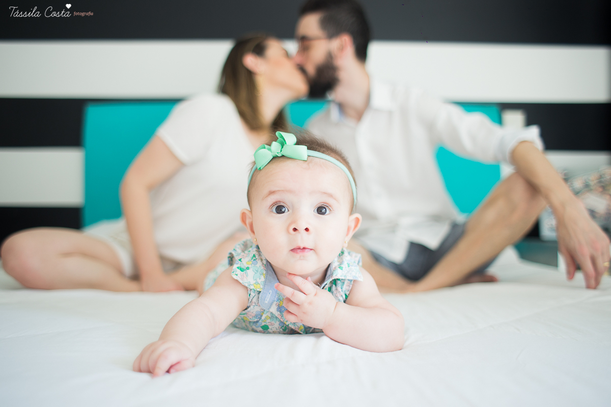 ensaio lifestyle, tassila costa fotografia, fotos feitas em casa, carol cata, Pr Tiago Cata, Praia da Costa, Primeira Igreja Batista da Praia da Costa, ensaio fotográfico feito em casa