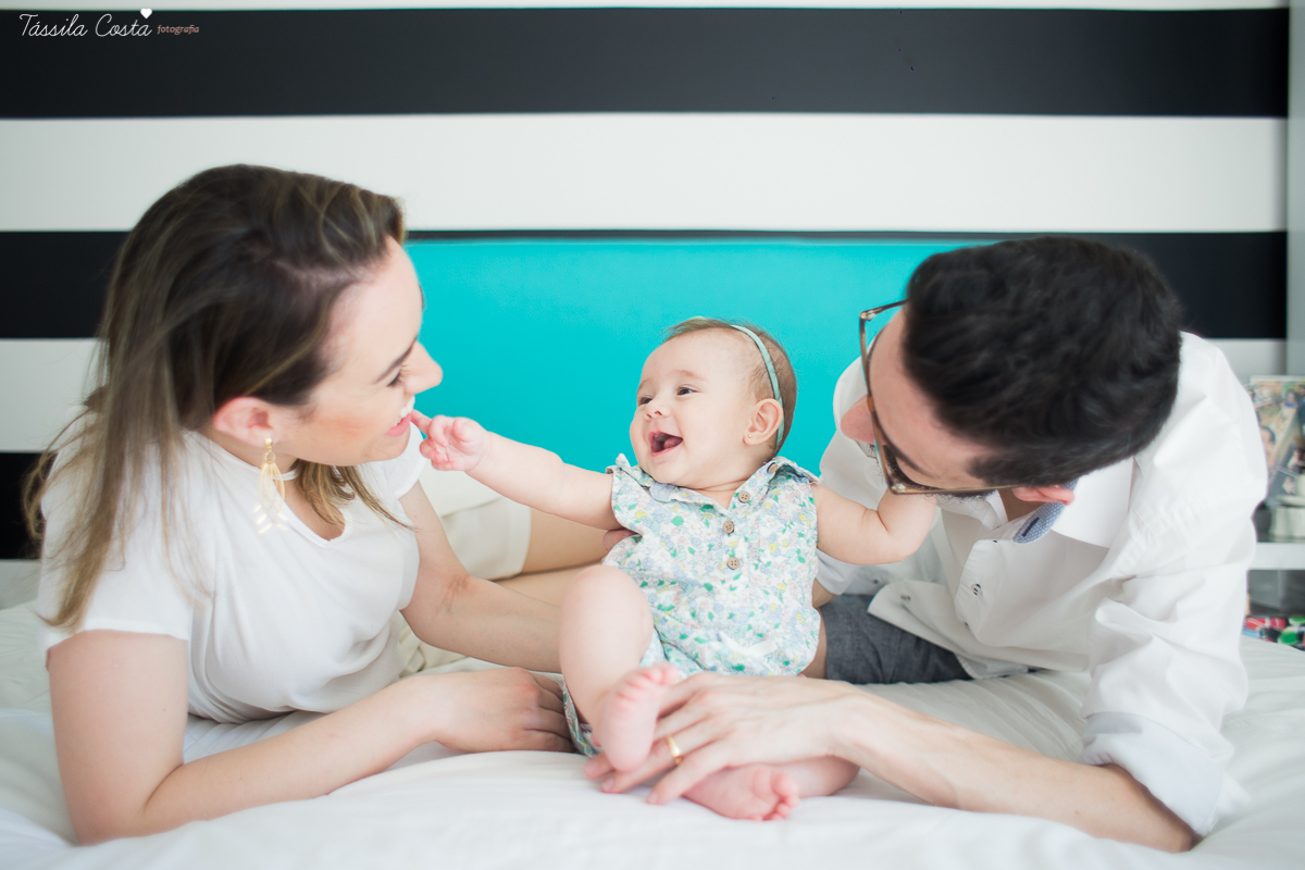 ensaio lifestyle, tassila costa fotografia, fotos feitas em casa, carol cata, Pr Tiago Cata, Praia da Costa, Primeira Igreja Batista da Praia da Costa, ensaio fotográfico feito em casa