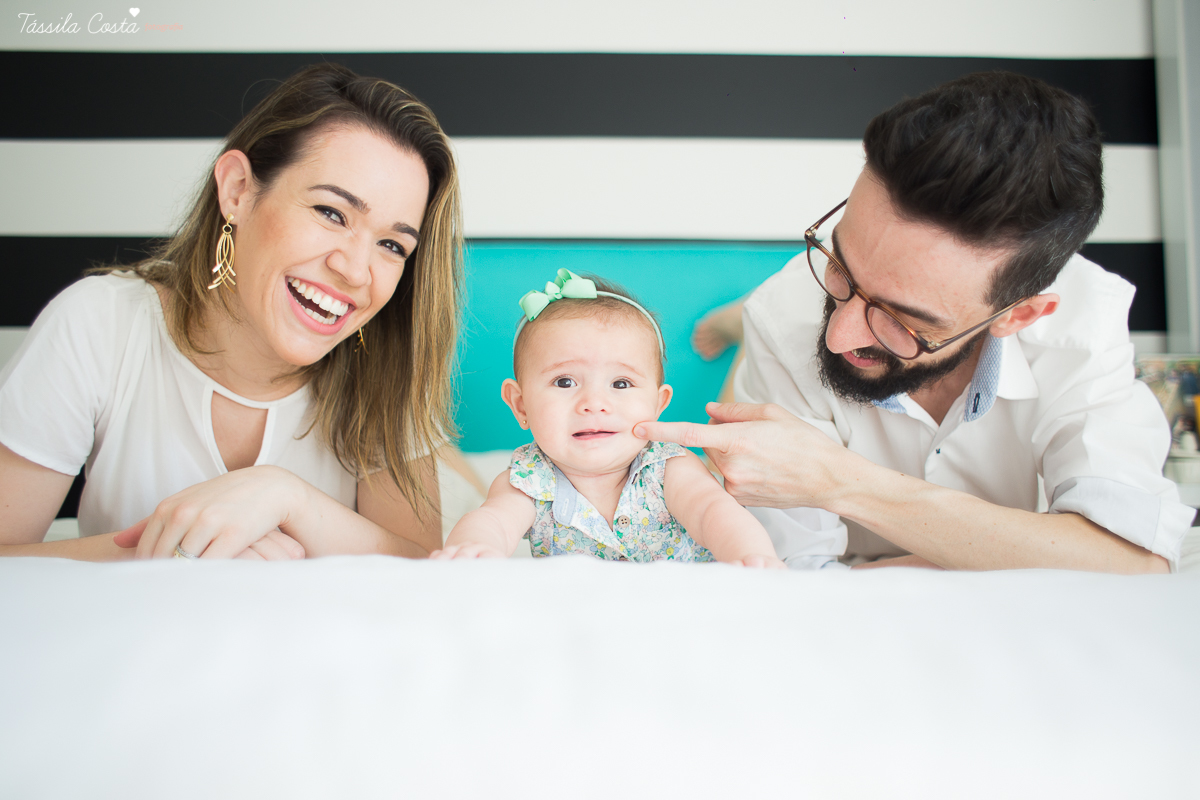 ensaio lifestyle, tassila costa fotografia, fotos feitas em casa, carol cata, Pr Tiago Cata, Praia da Costa, Primeira Igreja Batista da Praia da Costa, ensaio fotográfico feito em casa