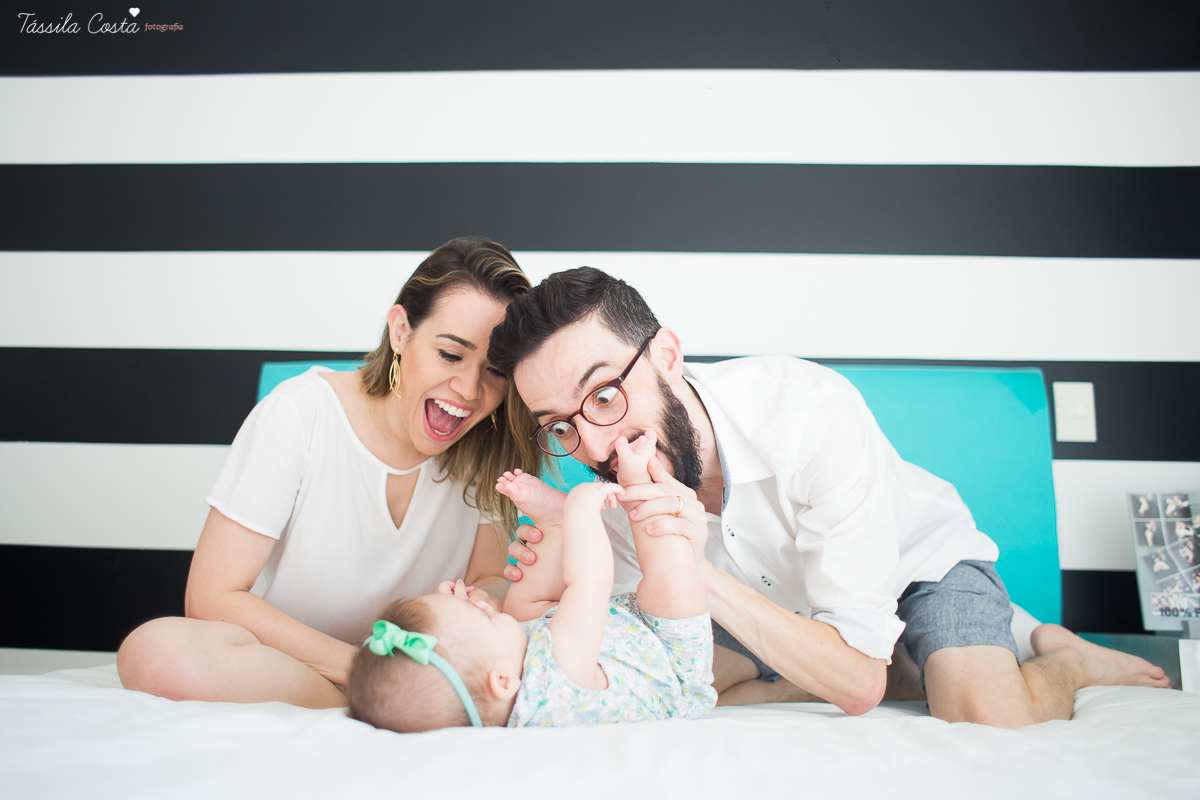 ensaio lifestyle, tassila costa fotografia, fotos feitas em casa, carol cata, Pr Tiago Cata, Praia da Costa, Primeira Igreja Batista da Praia da Costa, ensaio fotográfico feito em casa