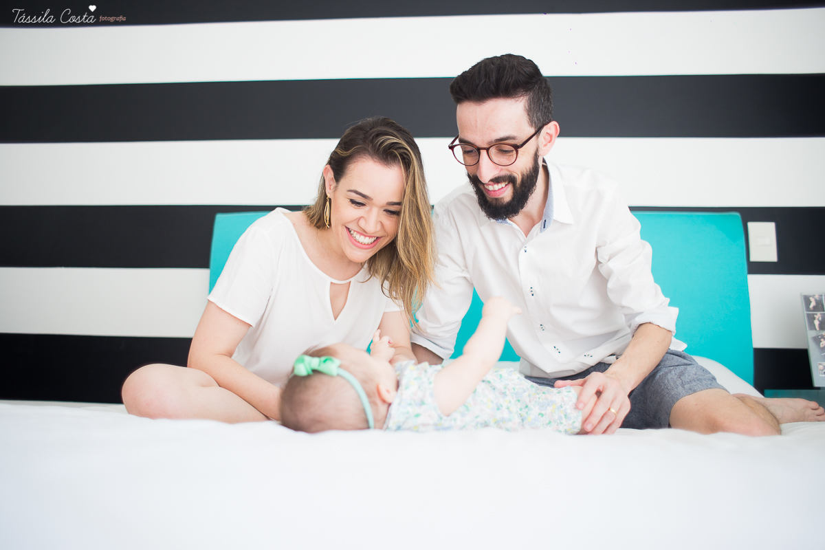 ensaio lifestyle, tassila costa fotografia, fotos feitas em casa, carol cata, Pr Tiago Cata, Praia da Costa, Primeira Igreja Batista da Praia da Costa, ensaio fotográfico feito em casa