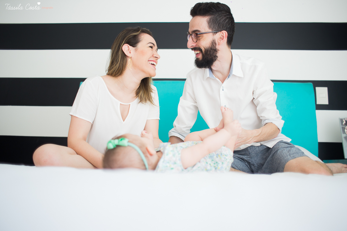 ensaio lifestyle, tassila costa fotografia, fotos feitas em casa, carol cata, Pr Tiago Cata, Praia da Costa, Primeira Igreja Batista da Praia da Costa, ensaio fotográfico feito em casa