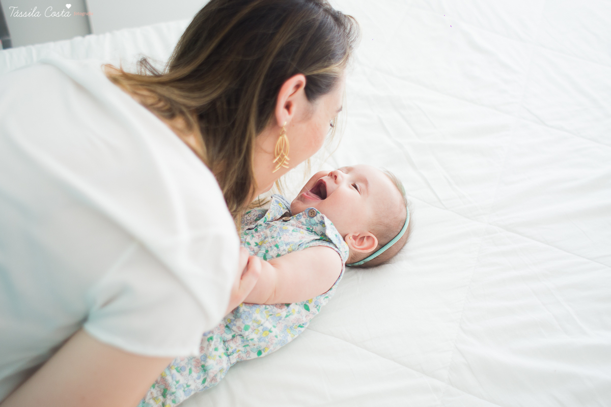 ensaio lifestyle, tassila costa fotografia, fotos feitas em casa, carol cata, Pr Tiago Cata, Praia da Costa, Primeira Igreja Batista da Praia da Costa, ensaio fotográfico feito em casa