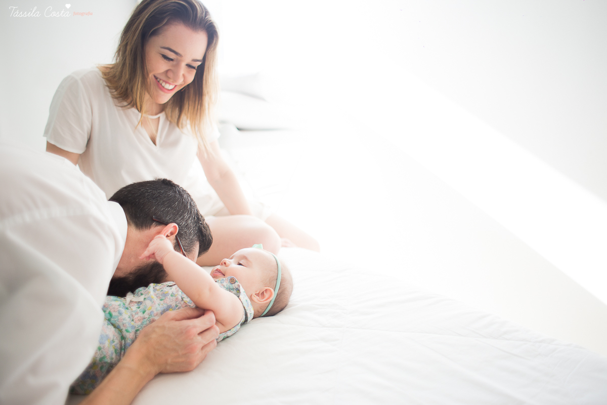 ensaio lifestyle, tassila costa fotografia, fotos feitas em casa, carol cata, Pr Tiago Cata, Praia da Costa, Primeira Igreja Batista da Praia da Costa, ensaio fotográfico feito em casa