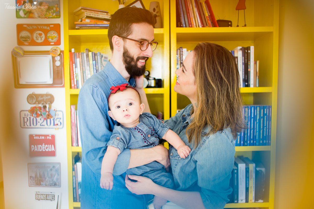 ensaio lifestyle, tassila costa fotografia, fotos feitas em casa, carol cata, Pr Tiago Cata, Praia da Costa, Primeira Igreja Batista da Praia da Costa, ensaio fotográfico feito em casa