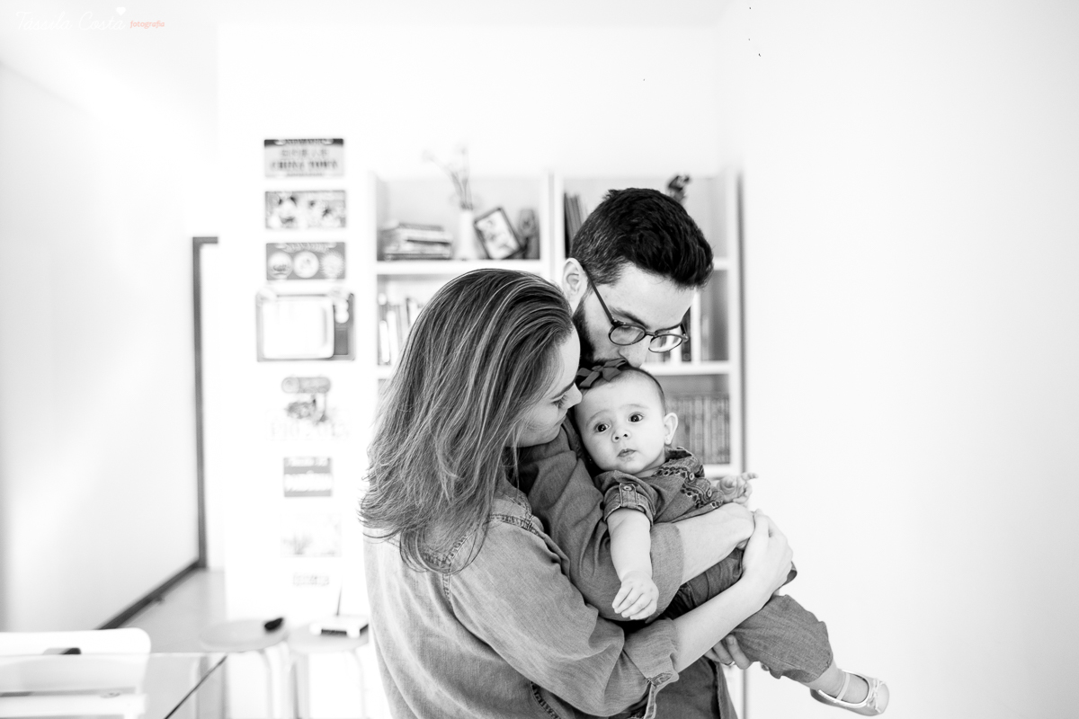 ensaio lifestyle, tassila costa fotografia, fotos feitas em casa, carol cata, Pr Tiago Cata, Praia da Costa, Primeira Igreja Batista da Praia da Costa, ensaio fotográfico feito em casa