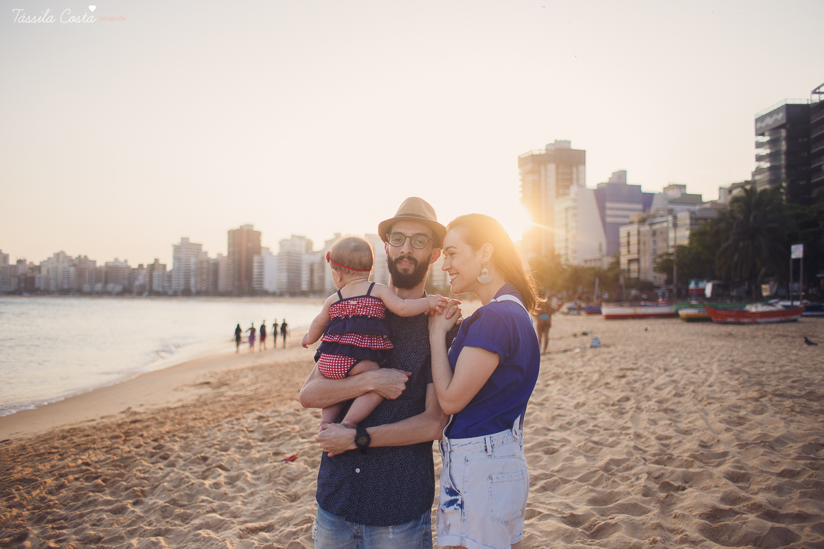 ensaio lifestyle, tassila costa fotografia, fotos feitas em casa, carol cata, Pr Tiago Cata, Praia da Costa, Primeira Igreja Batista da Praia da Costa, ensaio fotográfico feito em casa, fim de tarde na praia da costa