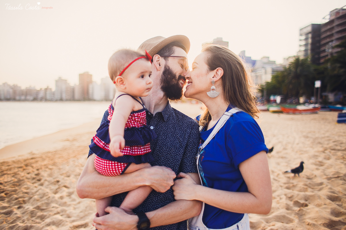 ensaio lifestyle, tassila costa fotografia, fotos feitas em casa, carol cata, Pr Tiago Cata, Praia da Costa, Primeira Igreja Batista da Praia da Costa, ensaio fotográfico feito em casa, fim de tarde na praia da costa