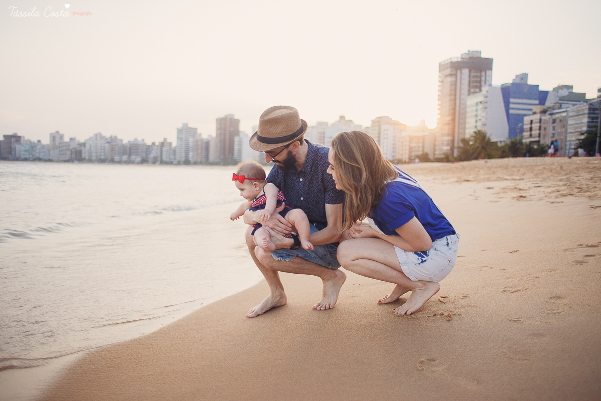 ensaio lifestyle, tassila costa fotografia, fotos feitas em casa, carol cata, Pr Tiago Cata, Praia da Costa, Primeira Igreja Batista da Praia da Costa, ensaio fotográfico feito em casa, fim de tarde na praia da costa