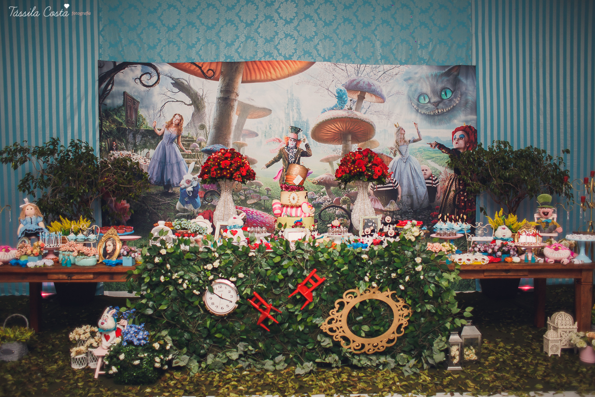 CAROL FEZ 15 ANOS, tema da decoração da festa de 15 anos Alice no País das Maravilhas, Cerimonial bom na Praia de Itaparica, Bolha Fest, festa em Vila Velha ES, Tássila Costa ES