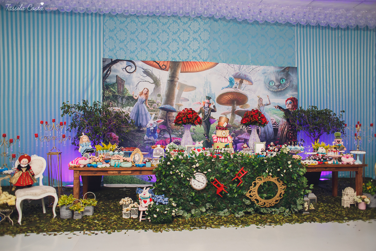 CAROL FEZ 15 ANOS, tema da decoração da festa de 15 anos Alice no País das Maravilhas, Cerimonial bom na Praia de Itaparica, Bolha Fest, festa em Vila Velha ES, Tássila Costa ES