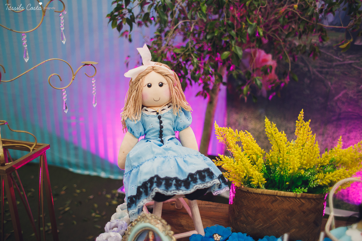CAROL FEZ 15 ANOS, tema da decoração da festa de 15 anos Alice no País das Maravilhas, Cerimonial bom na Praia de Itaparica, Bolha Fest, festa em Vila Velha ES, Tássila Costa ES