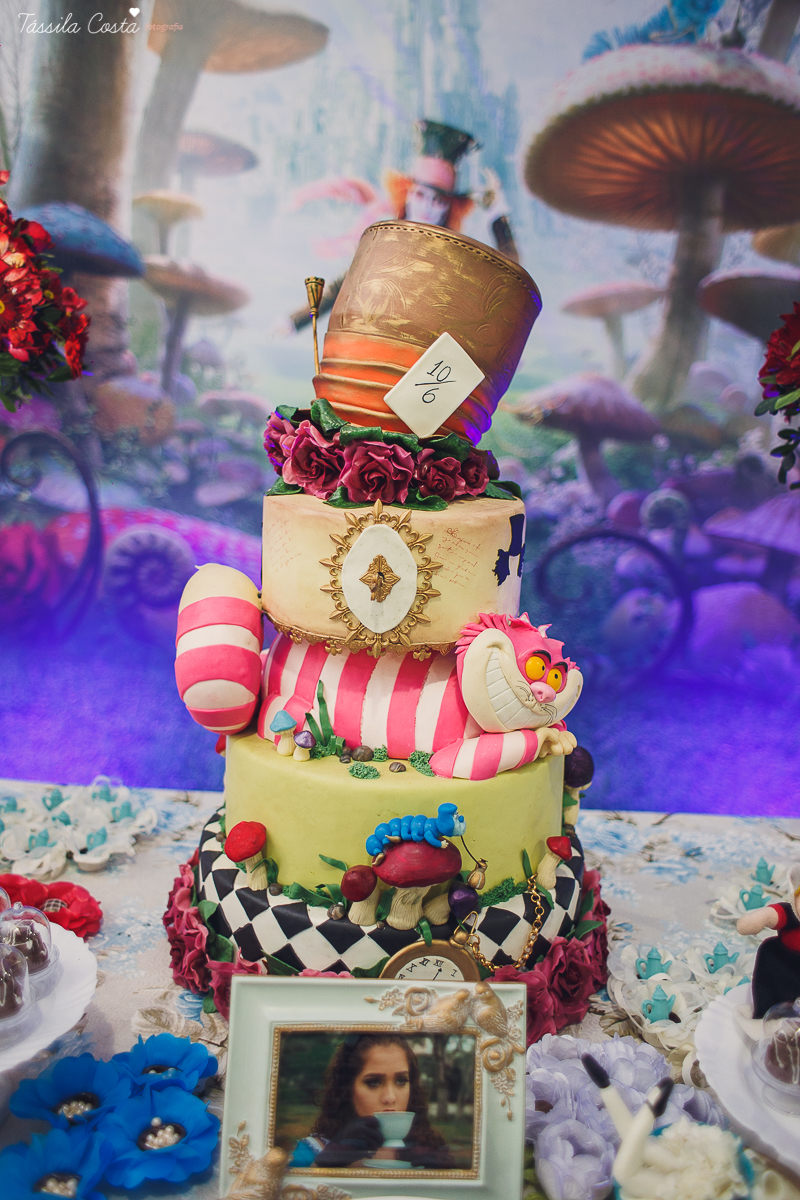CAROL FEZ 15 ANOS, tema da decoração da festa de 15 anos Alice no País das Maravilhas, Cerimonial bom na Praia de Itaparica, Bolha Fest, festa em Vila Velha ES, Tássila Costa ES