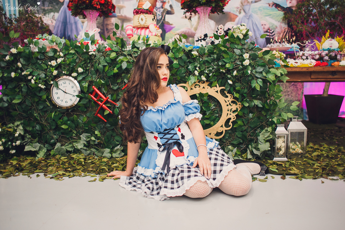 CAROL FEZ 15 ANOS, tema da decoração da festa de 15 anos Alice no País das Maravilhas, Cerimonial bom na Praia de Itaparica, Bolha Fest, festa em Vila Velha ES, Tássila Costa ES