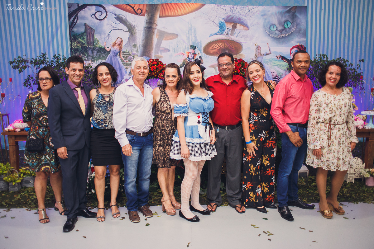 CAROL FEZ 15 ANOS, tema da decoração da festa de 15 anos Alice no País das Maravilhas, Cerimonial bom na Praia de Itaparica, Bolha Fest, festa em Vila Velha ES, Tássila Costa ES