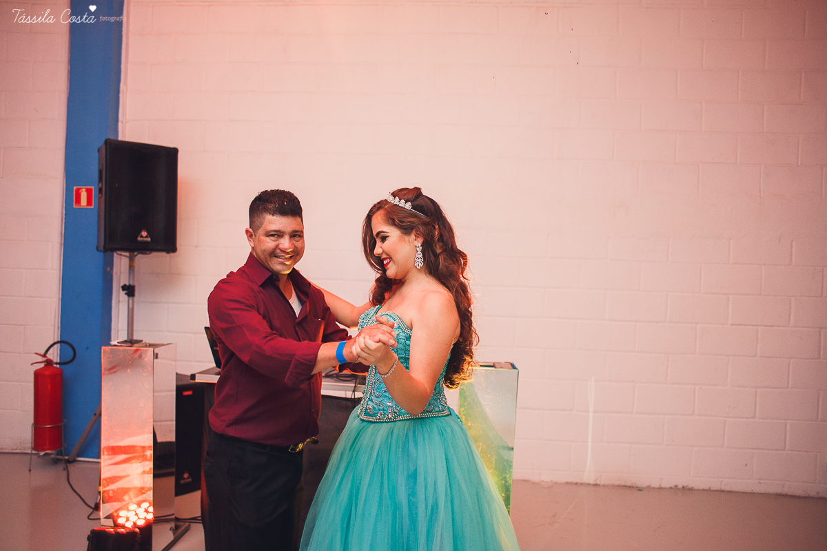 CAROL FEZ 15 ANOS, tema da decoração da festa de 15 anos Alice no País das Maravilhas, Cerimonial bom na Praia de Itaparica, Bolha Fest, festa em Vila Velha ES, Tássila Costa ES