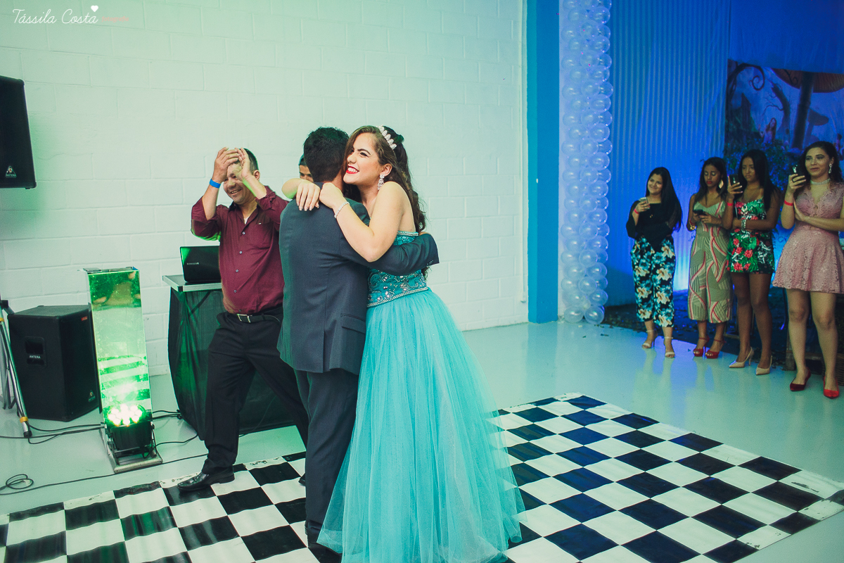 CAROL FEZ 15 ANOS, tema da decoração da festa de 15 anos Alice no País das Maravilhas, Cerimonial bom na Praia de Itaparica, Bolha Fest, festa em Vila Velha ES, Tássila Costa ES