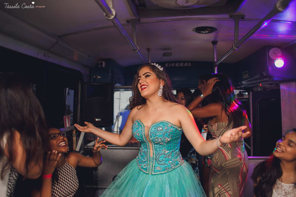 CAROL FEZ 15 ANOS, tema da decoração da festa de 15 anos Alice no País das Maravilhas, Cerimonial bom na Praia de Itaparica, Bolha Fest, festa em Vila Velha ES, Tássila Costa ES