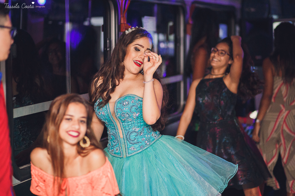 CAROL FEZ 15 ANOS, tema da decoração da festa de 15 anos Alice no País das Maravilhas, Cerimonial bom na Praia de Itaparica, Bolha Fest, festa em Vila Velha ES, Tássila Costa ES