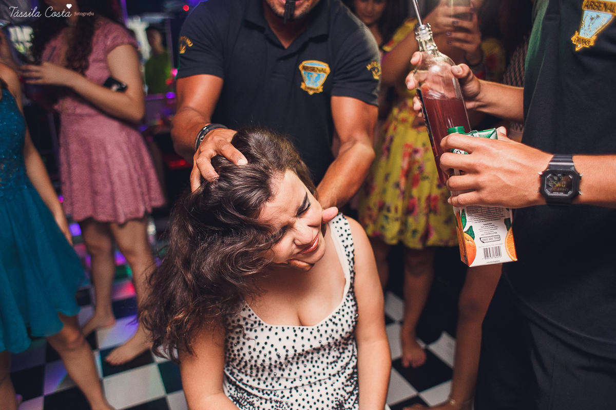 CAROL FEZ 15 ANOS, tema da decoração da festa de 15 anos Alice no País das Maravilhas, Cerimonial bom na Praia de Itaparica, Bolha Fest, festa em Vila Velha ES, Tássila Costa ES