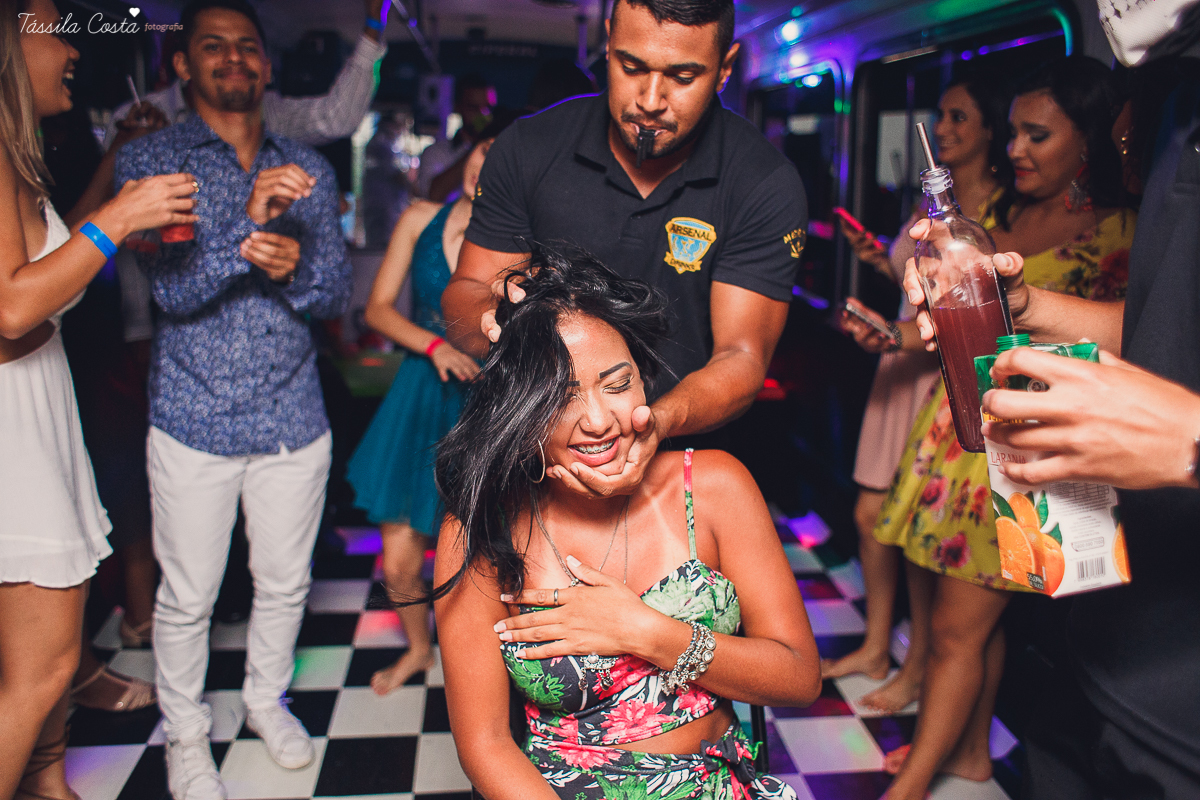 CAROL FEZ 15 ANOS, tema da decoração da festa de 15 anos Alice no País das Maravilhas, Cerimonial bom na Praia de Itaparica, Bolha Fest, festa em Vila Velha ES, Tássila Costa ES