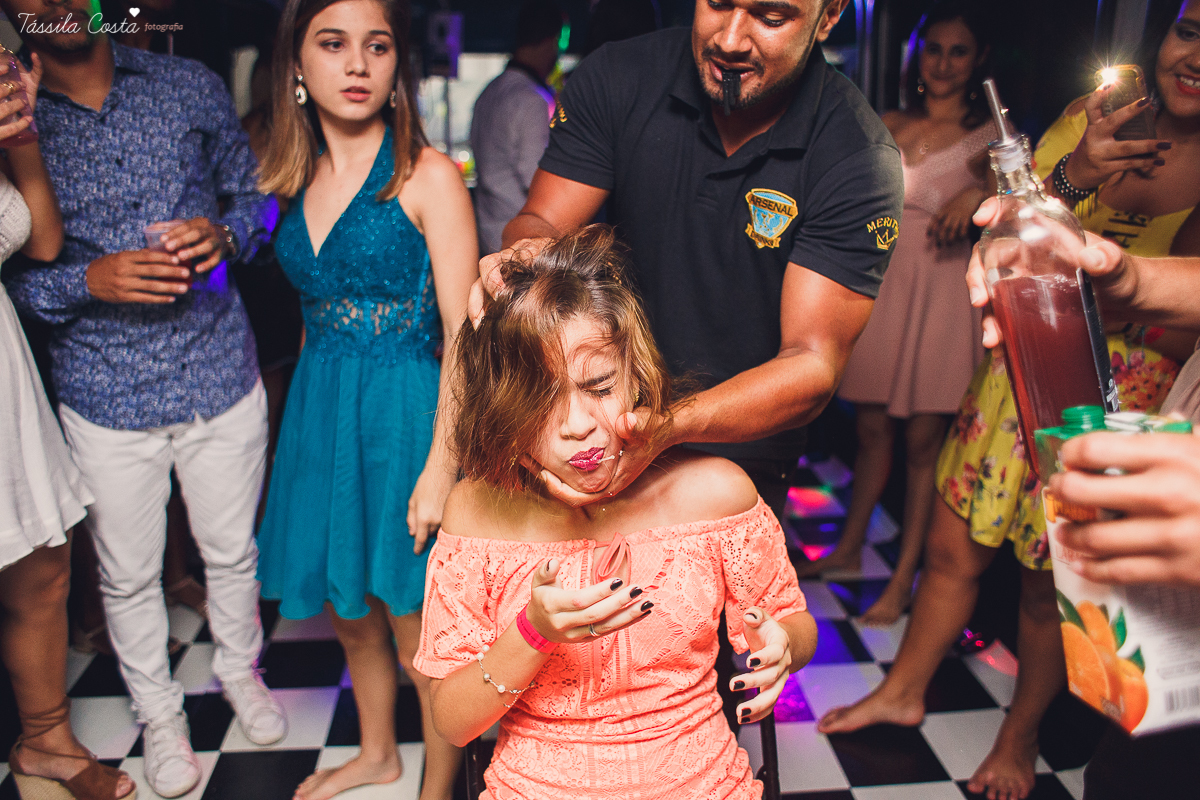 CAROL FEZ 15 ANOS, tema da decoração da festa de 15 anos Alice no País das Maravilhas, Cerimonial bom na Praia de Itaparica, Bolha Fest, festa em Vila Velha ES, Tássila Costa ES