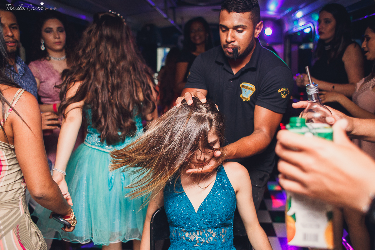CAROL FEZ 15 ANOS, tema da decoração da festa de 15 anos Alice no País das Maravilhas, Cerimonial bom na Praia de Itaparica, Bolha Fest, festa em Vila Velha ES, Tássila Costa ES