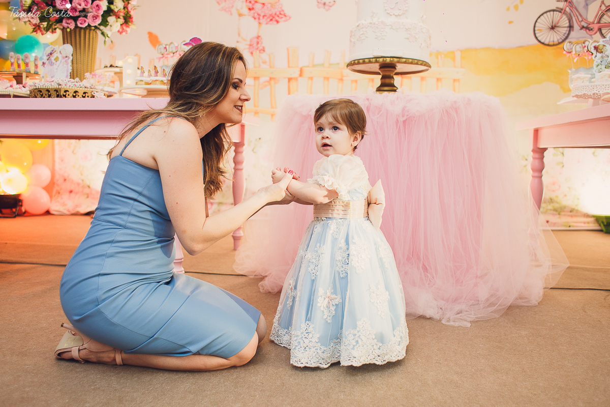 aniversário de 1 ano no cerimonial O Mais Legal, que fica no Bairro de Fátima em Vitória, festa de menina com um tema diferente, antonella fez 1 ano, fotos de festa infantil em vitória ES, fotógrafo especializado em festa infantil, mamães festeiras do ES,