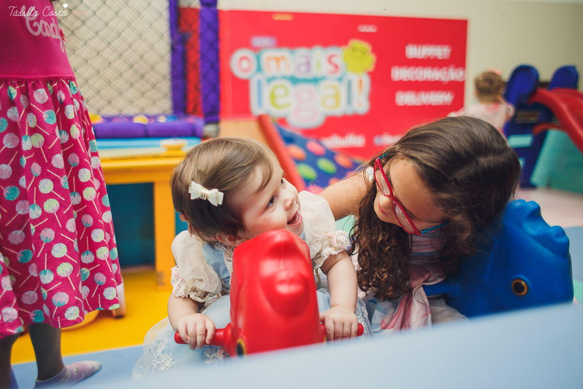 aniversário de 1 ano no cerimonial O Mais Legal, que fica no Bairro de Fátima em Vitória, festa de menina com um tema diferente, antonella fez 1 ano, fotos de festa infantil em vitória ES, fotógrafo especializado em festa infantil, mamães festeiras do ES,