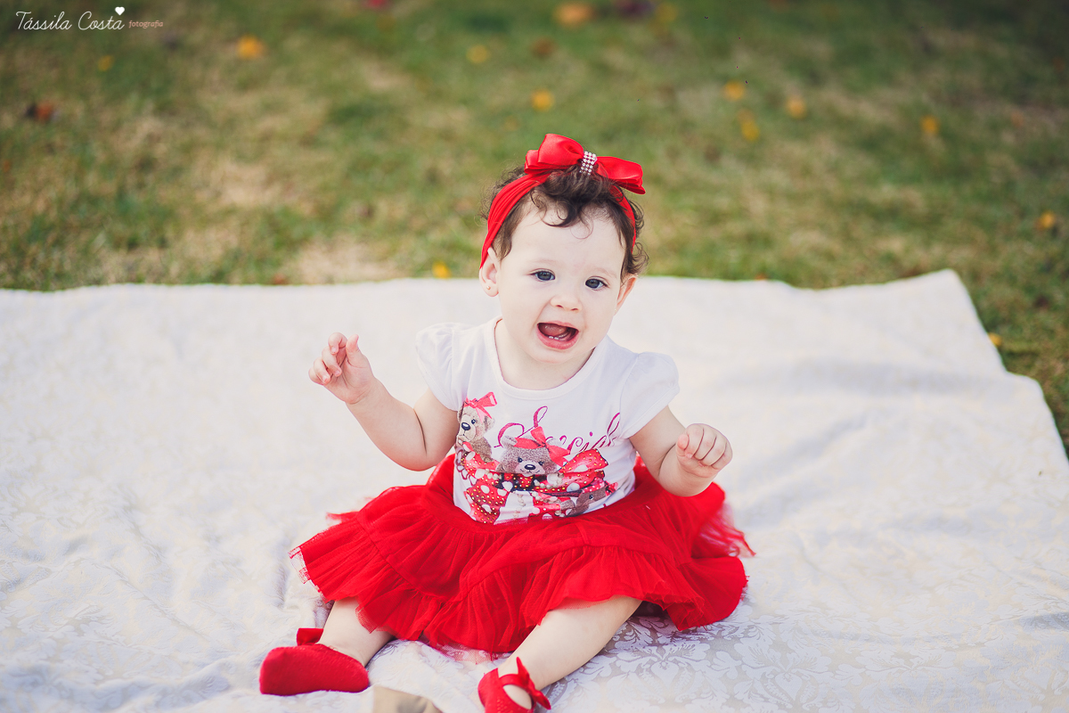 FOTOS DE PRÉ ANIVERSÁRIO FEITAS EM VITÓRIA, ES, ANIVERSÁRIO NA CASA DA VÓ, QUINTAL DE VÓ, TÁSSILA COSTA FOTOGRAFIA,FOTOS FEITAS EM FAMÍLIA PARA O PRIMEIRO ANO DO ANIVERSÁRIO DA LARA