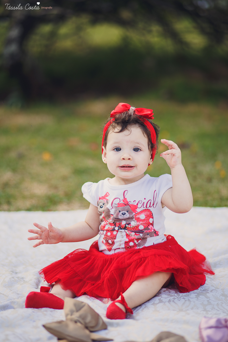 FOTOS DE PRÉ ANIVERSÁRIO FEITAS EM VITÓRIA, ES, ANIVERSÁRIO NA CASA DA VÓ, QUINTAL DE VÓ, TÁSSILA COSTA FOTOGRAFIA,FOTOS FEITAS EM FAMÍLIA PARA O PRIMEIRO ANO DO ANIVERSÁRIO DA LARA