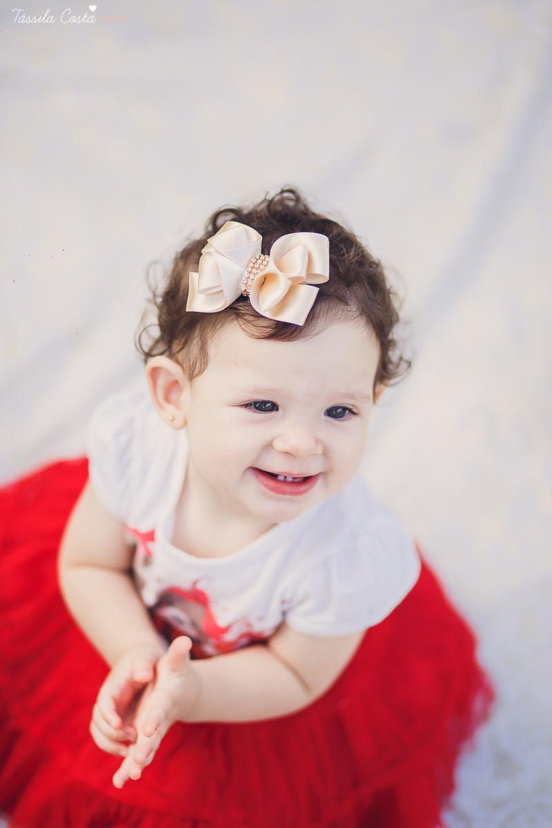 FOTOS DE PRÉ ANIVERSÁRIO FEITAS EM VITÓRIA, ES, ANIVERSÁRIO NA CASA DA VÓ, QUINTAL DE VÓ, TÁSSILA COSTA FOTOGRAFIA,FOTOS FEITAS EM FAMÍLIA PARA O PRIMEIRO ANO DO ANIVERSÁRIO DA LARA