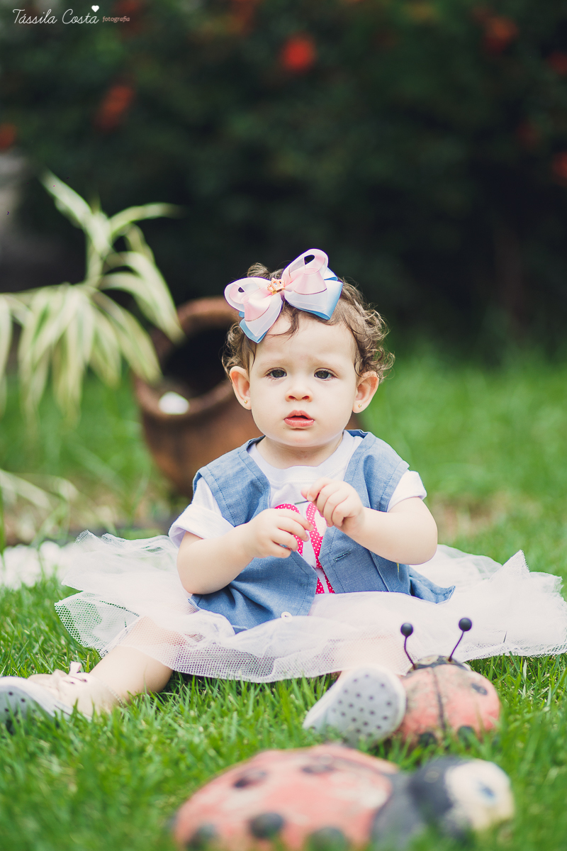FOTOS DE PRÉ ANIVERSÁRIO FEITAS EM VITÓRIA, ES, ANIVERSÁRIO NA CASA DA VÓ, QUINTAL DE VÓ, TÁSSILA COSTA FOTOGRAFIA,FOTOS FEITAS EM FAMÍLIA PARA O PRIMEIRO ANO DO ANIVERSÁRIO DA LARA