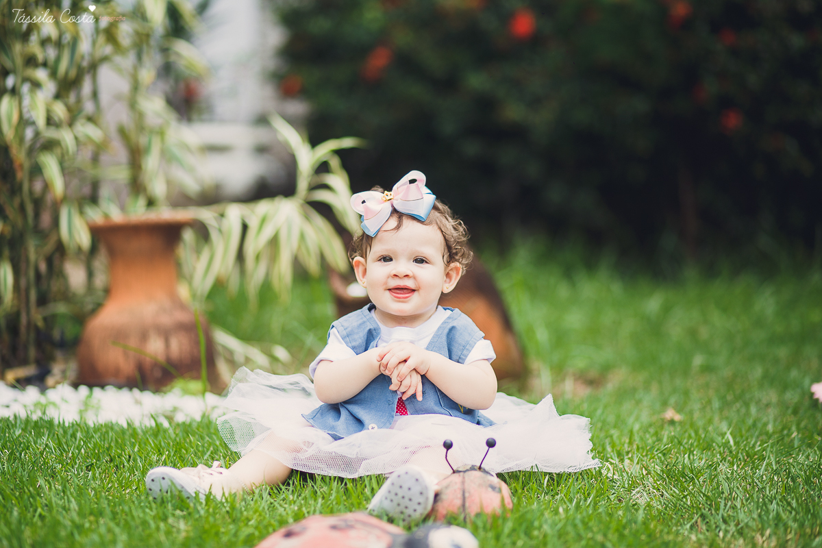 FOTOS DE PRÉ ANIVERSÁRIO FEITAS EM VITÓRIA, ES, ANIVERSÁRIO NA CASA DA VÓ, QUINTAL DE VÓ, TÁSSILA COSTA FOTOGRAFIA,FOTOS FEITAS EM FAMÍLIA PARA O PRIMEIRO ANO DO ANIVERSÁRIO DA LARA