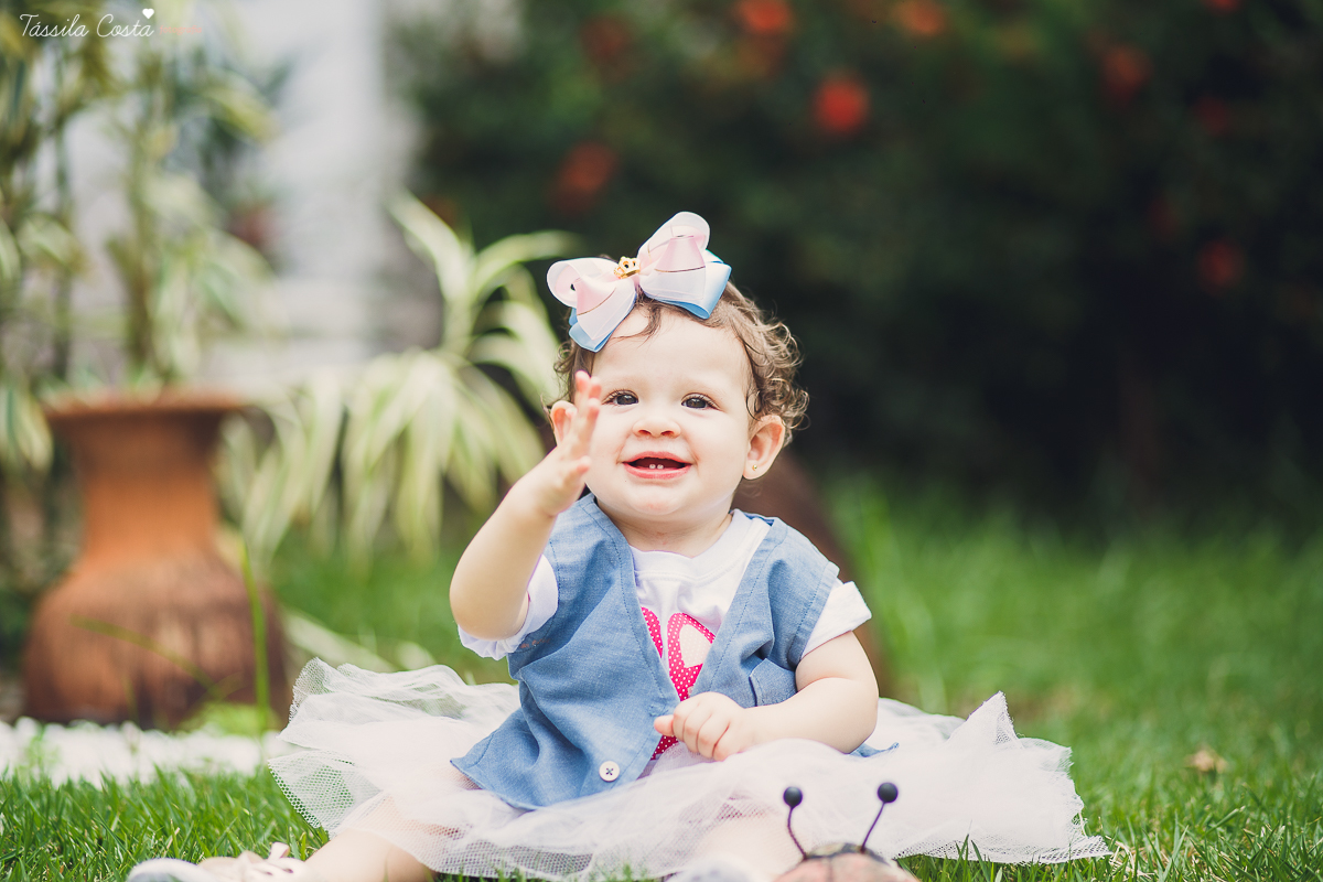 FOTOS DE PRÉ ANIVERSÁRIO FEITAS EM VITÓRIA, ES, ANIVERSÁRIO NA CASA DA VÓ, QUINTAL DE VÓ, TÁSSILA COSTA FOTOGRAFIA,FOTOS FEITAS EM FAMÍLIA PARA O PRIMEIRO ANO DO ANIVERSÁRIO DA LARA