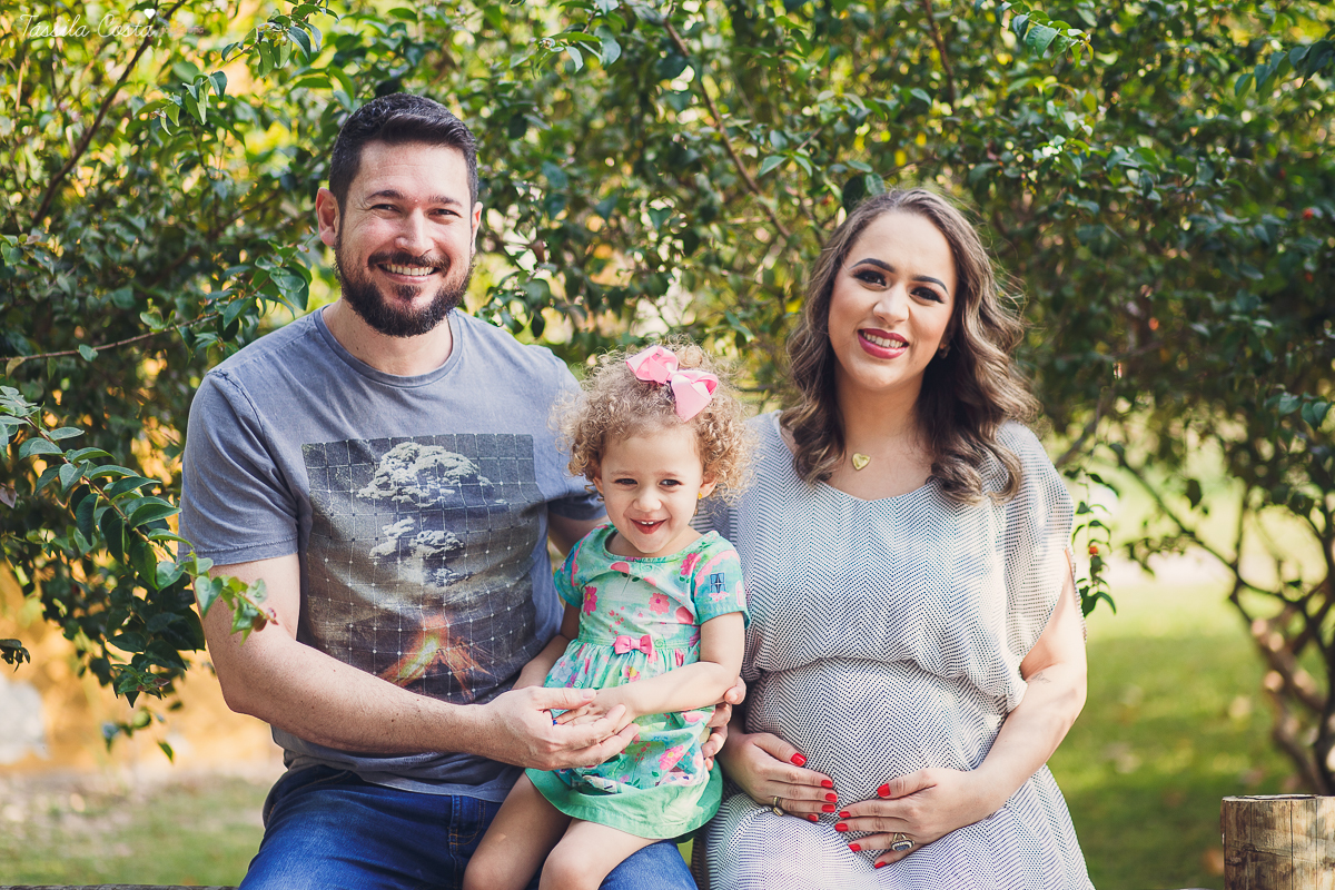 acompanhamento gestacional feito em Vitória, ES, família linda, mãe de dois, fotos de grávida, fotos no Parque Botânico da Vale, ES, Tássila Costa