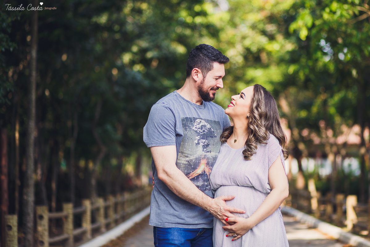 acompanhamento gestacional feito em Vitória, ES, família linda, mãe de dois, fotos de grávida, fotos no Parque Botânico da Vale, ES, Tássila Costa